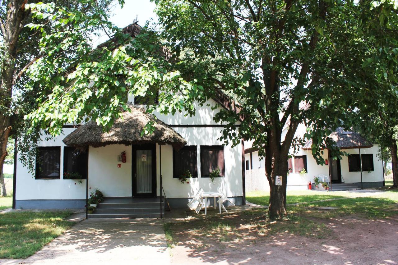 Patkos Motel Tiszafüred Eksteriør bilde